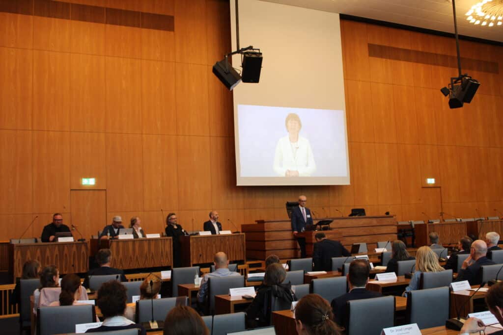 A7D5D4F5 D69C 4C9C B564 764DCA05EE4A